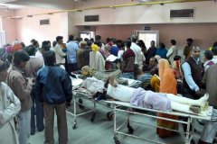 印度疫情防控几乎"失守" 多国禁止印度旅客入境