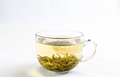 绿茶与红茶哪个更适合高血压的人喝