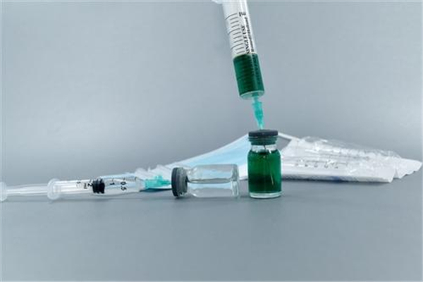 武汉已启动70岁以上老人疫苗接种点 老年人能接种新冠疫苗吗
